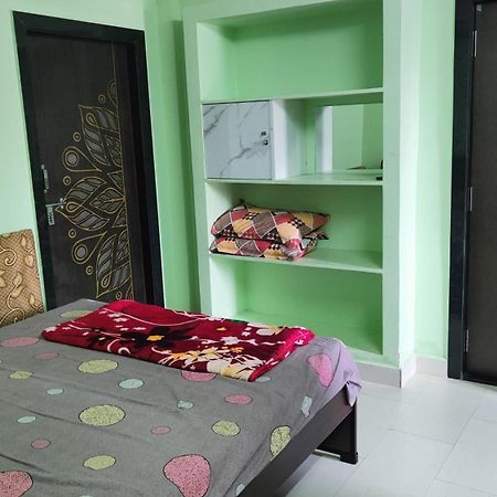 Guru Datta Residency Pithapuram Exterior foto
